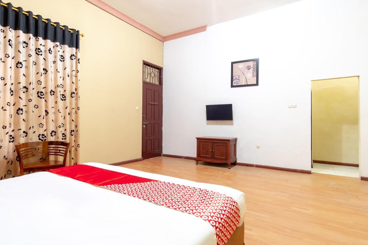 Oyo 2777 Sleepover Sei Serayu Medan Luaran gambar